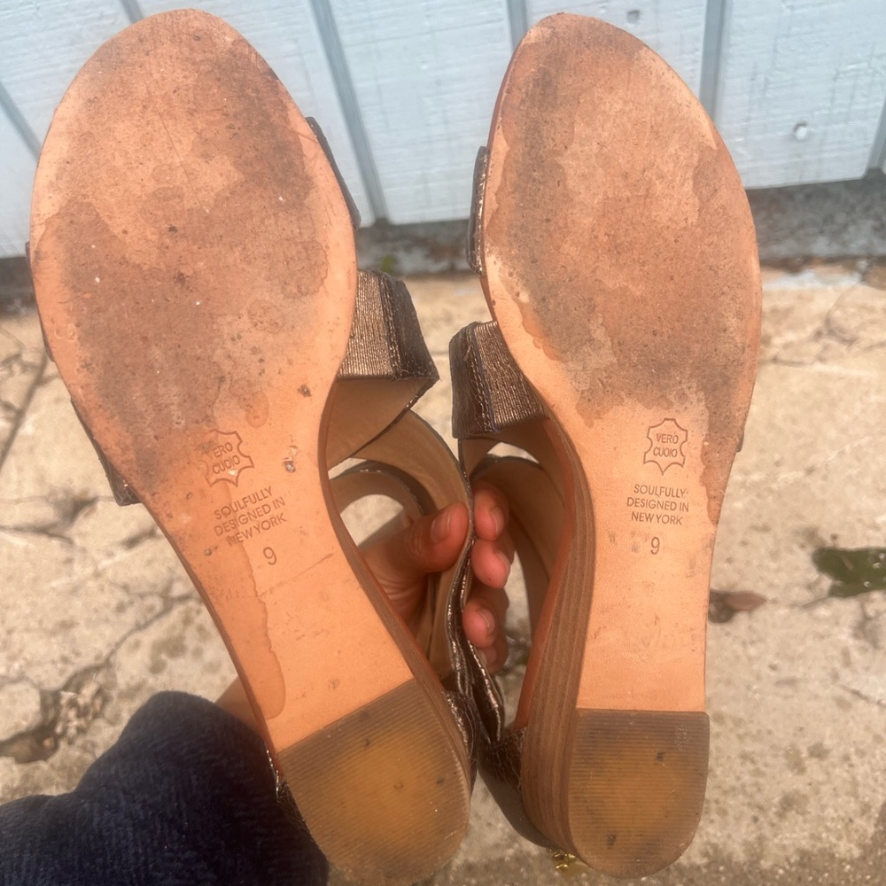 Matt Bernson Bronze Leather Sandals - Picture 4 of 12